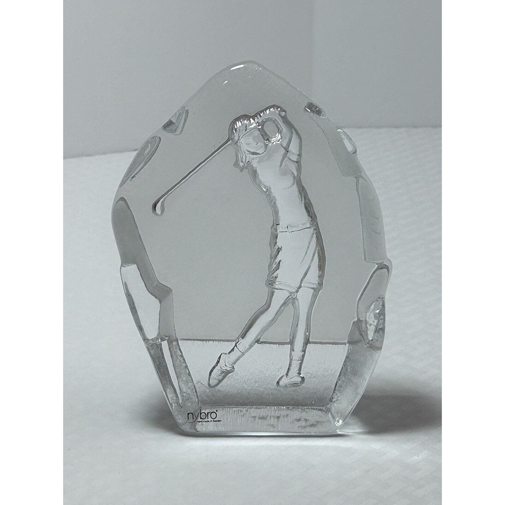 Nybro‎ Sweden Crystal Etched, Female Golfer 6.5” Inches Tall Paper Weight